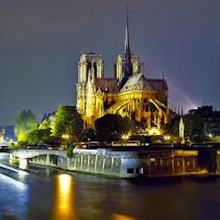 Apartment Marais 75004 Seine River
